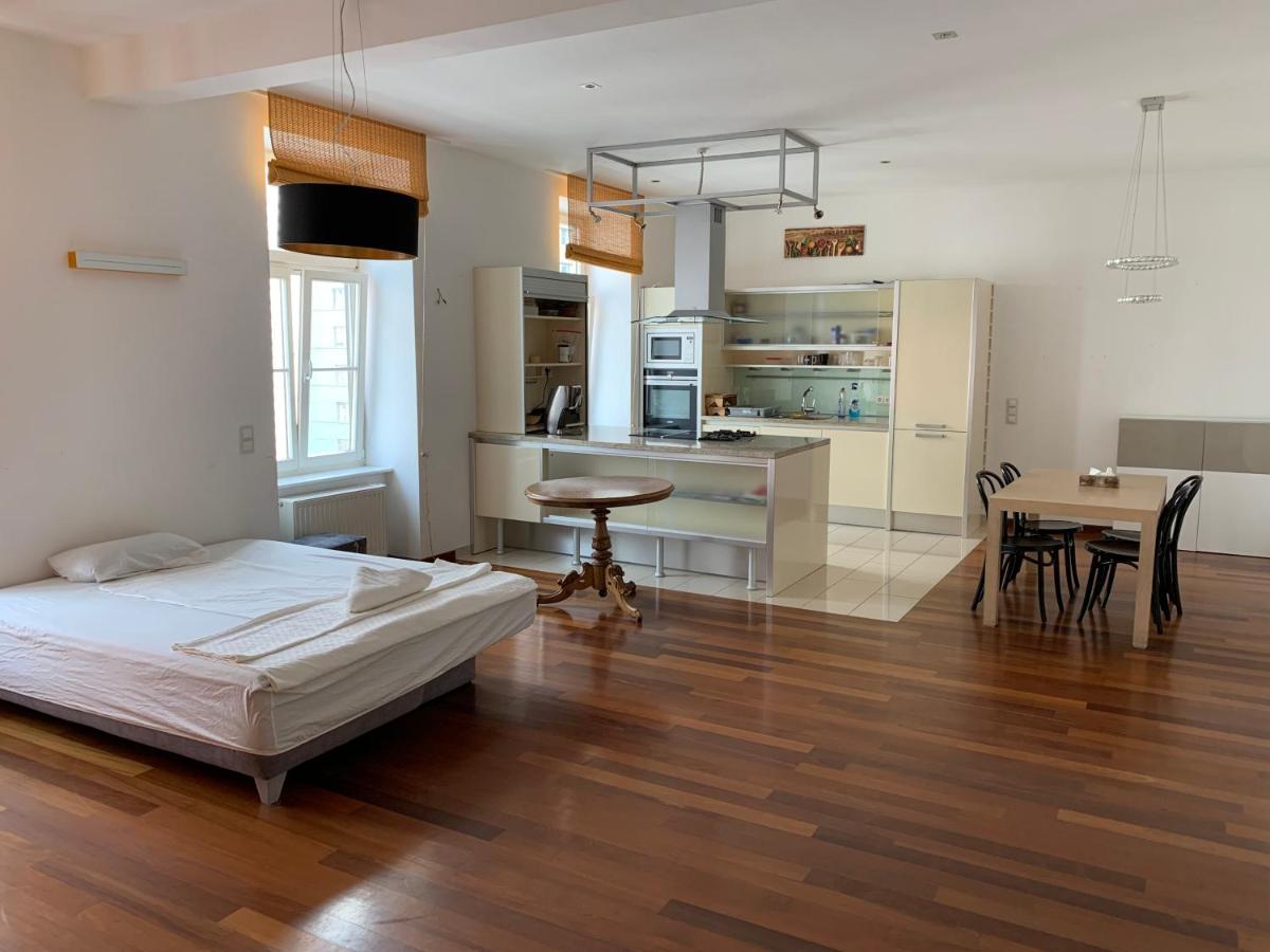 Apartment In The Heart Of Wien Exteriör bild